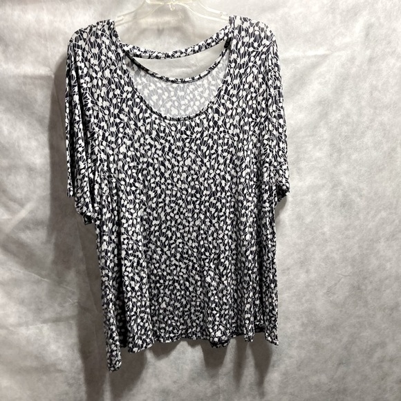 LANE BRYANT Black White Ditsy  Floral Top Back Keyhole PLus Size 18 20 - Picture 5 of 10